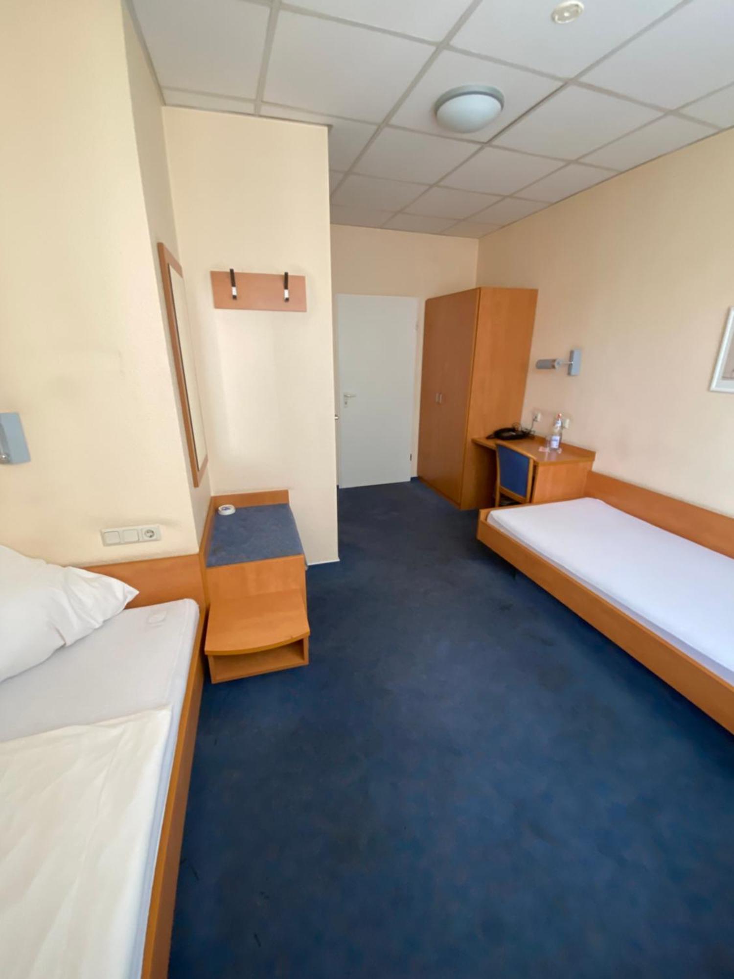 Hotel Montan Duisburg Oda fotoğraf